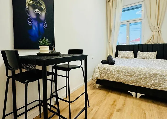 4br Shared Apartment *