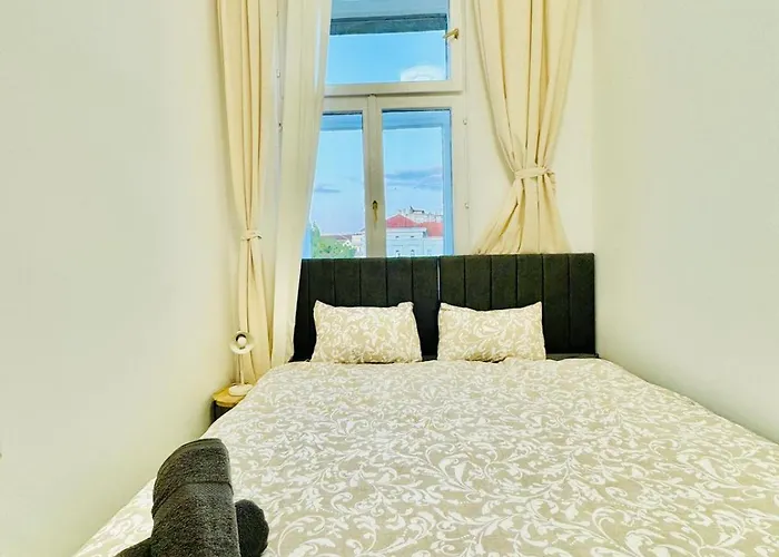 4br Shared Apartment *